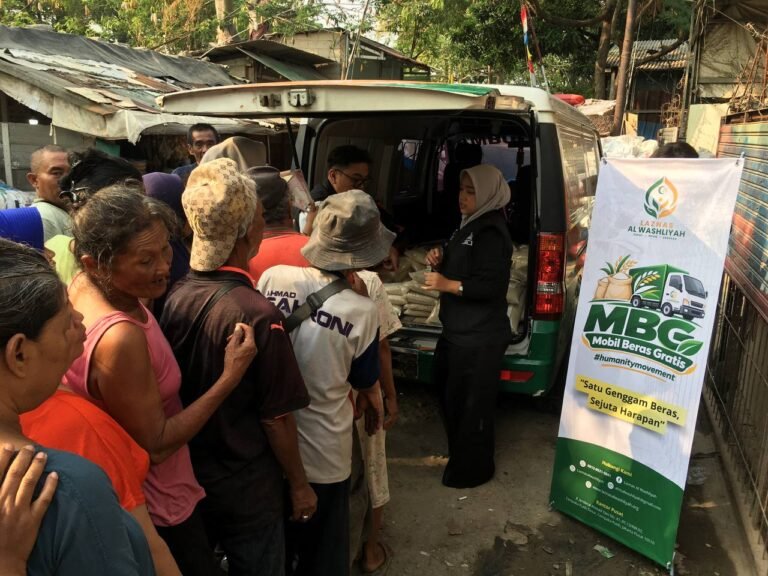 Alhamdulillah, Laznas Al-Washliyah Kembali Hadirkan Mobil Beras Gratis di Tanah Merah, Kelapa Gading untuk 70 Penerima Manfaat